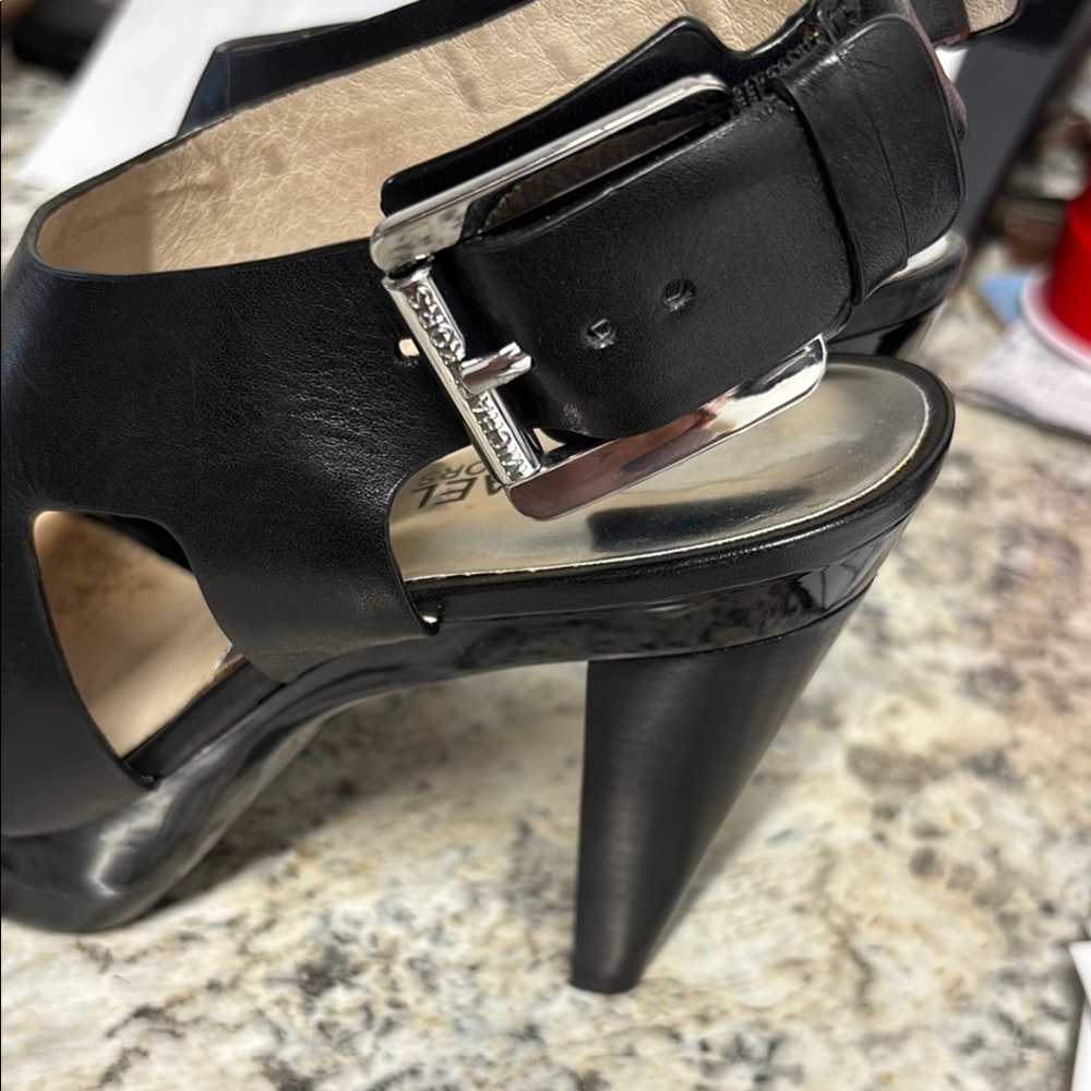 Michael Kors Black Leather Heels with Cross-Strap Design - Picture 5 of 10